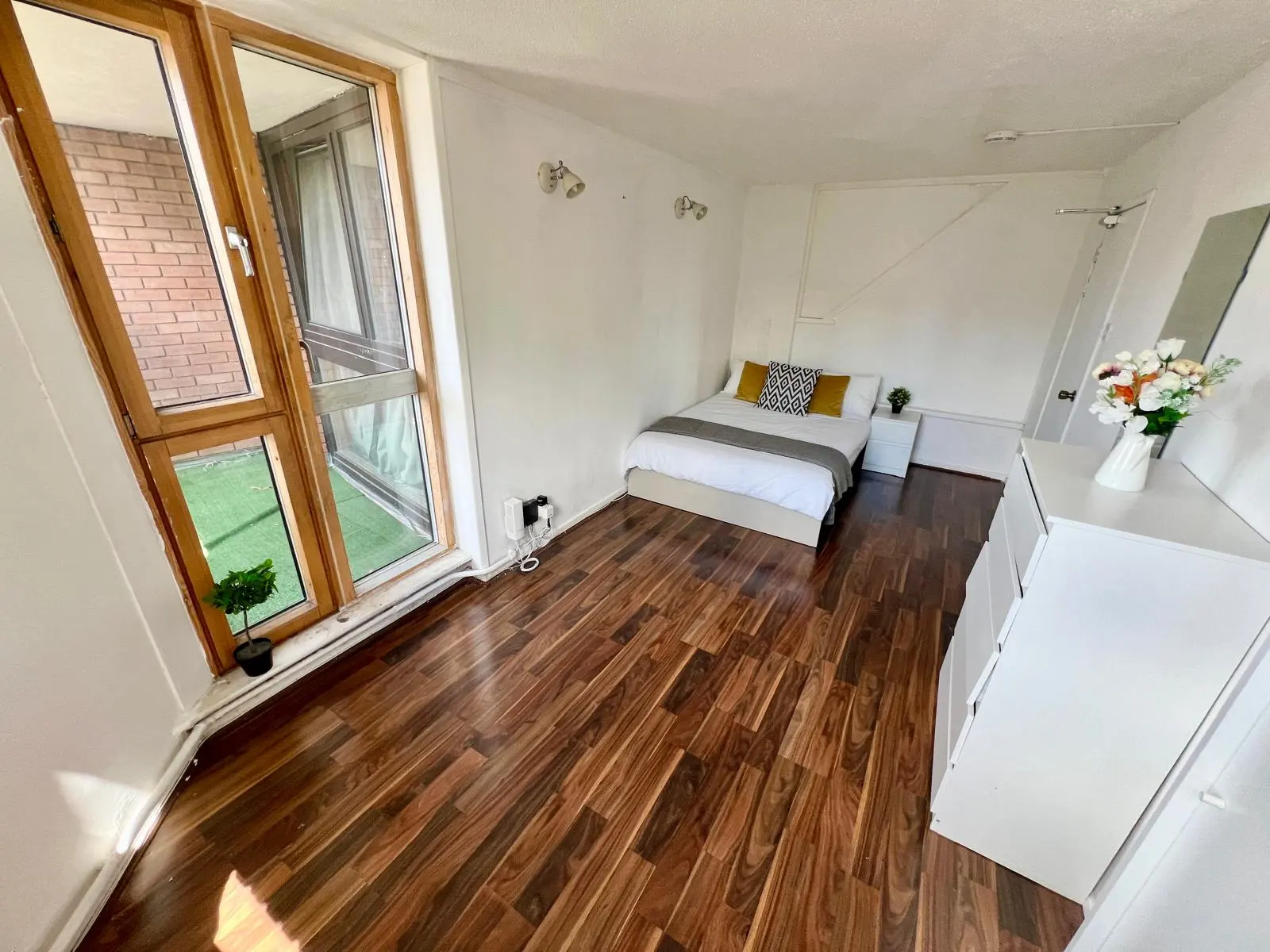 Double room near Imperial Wharf / Fulham Broadway
